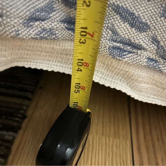 Gray and Cream Patterned Fabric - Picture 7 of 8